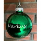 GRØNN JULEKULE MED NAVN - HVIT TEKST (8 cm) thumbnail