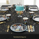 SPACE BORDDEKKING OG KAKELYS (illustrasjonsbilde) thumbnail