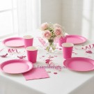 ROSA PAPPSERVISE OG SERVIETTER (illustrasjonsbilde) thumbnail