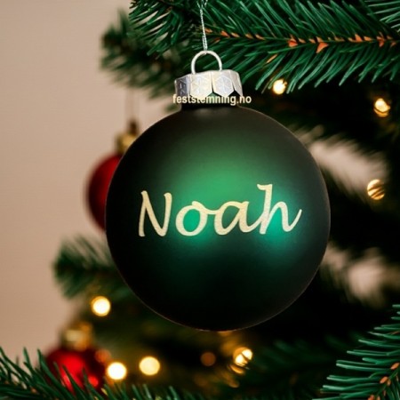 GRØNN JULEKULE MED NAVN - GULLGLITRENDE TEKST (8 cm)