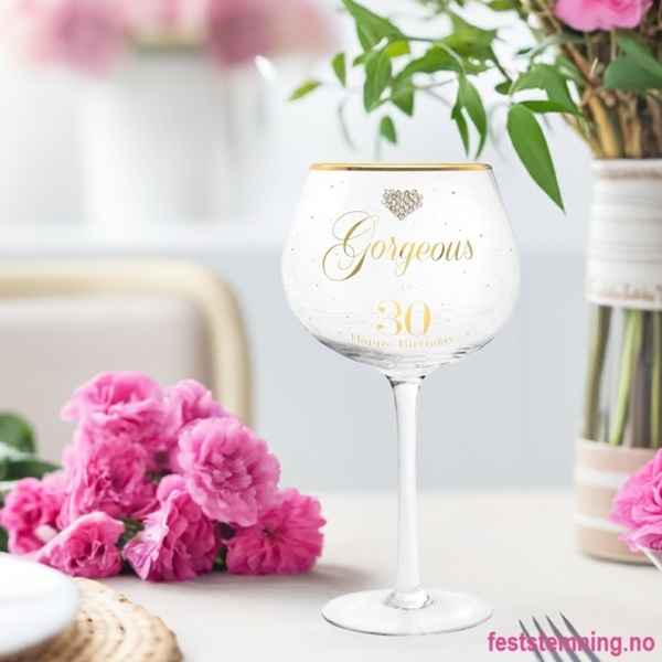 GIN GLASS GAVE TIL DAME 30 ÅR (illustrasjonsbilde)