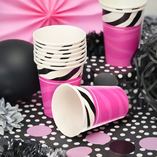 PAPPKOPPER MED SEBRA MØNSTER (illustrasjonsbilde)