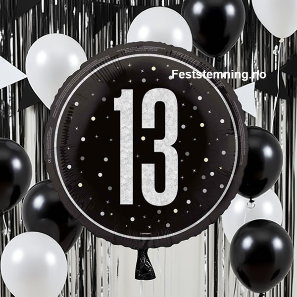 PYNT TIL 13-ÅRSDAG MED SVART FOLIEBALLONG (illustrasjonsbilde)