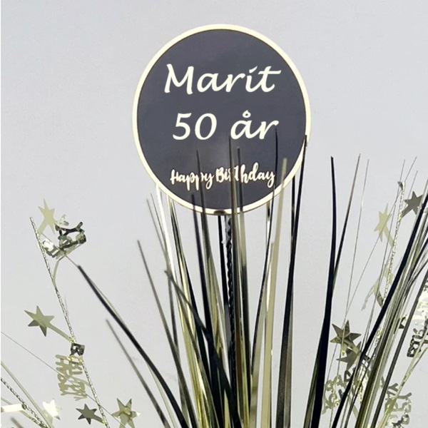 BORDDEKORASJON MED EGET NAVN OG ALDER