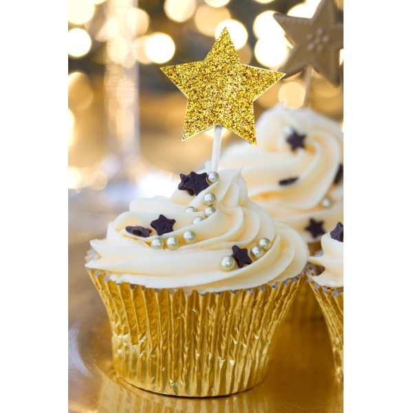 GULLFARGEDE CUPCAKE FORMER - illustrasjonsbilde