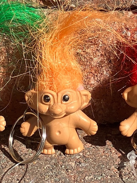 APRIKOS LYKKETROLL MED NØKKELRING